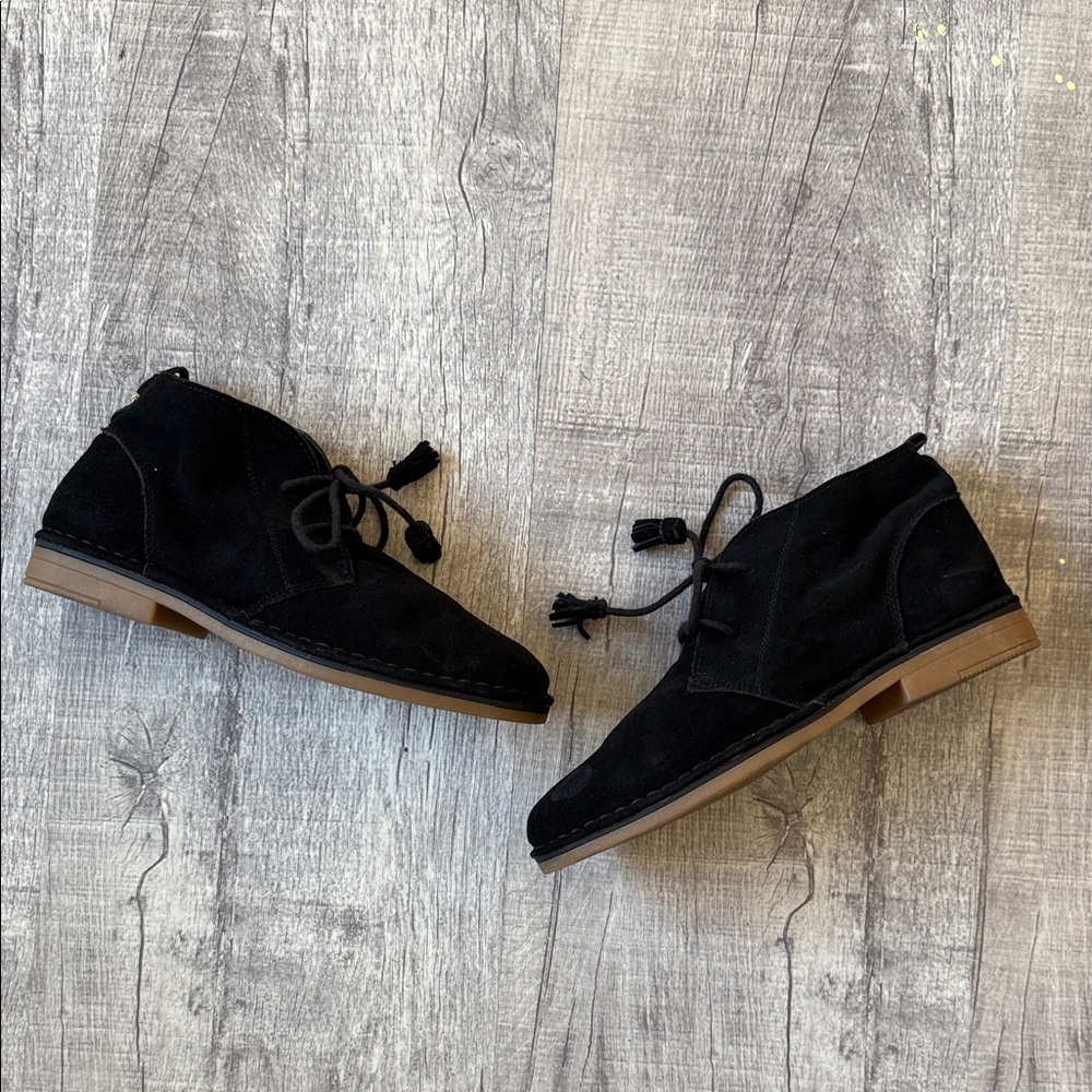 Tommy Bahama Suede Leather Lace-Up Chukka Booties